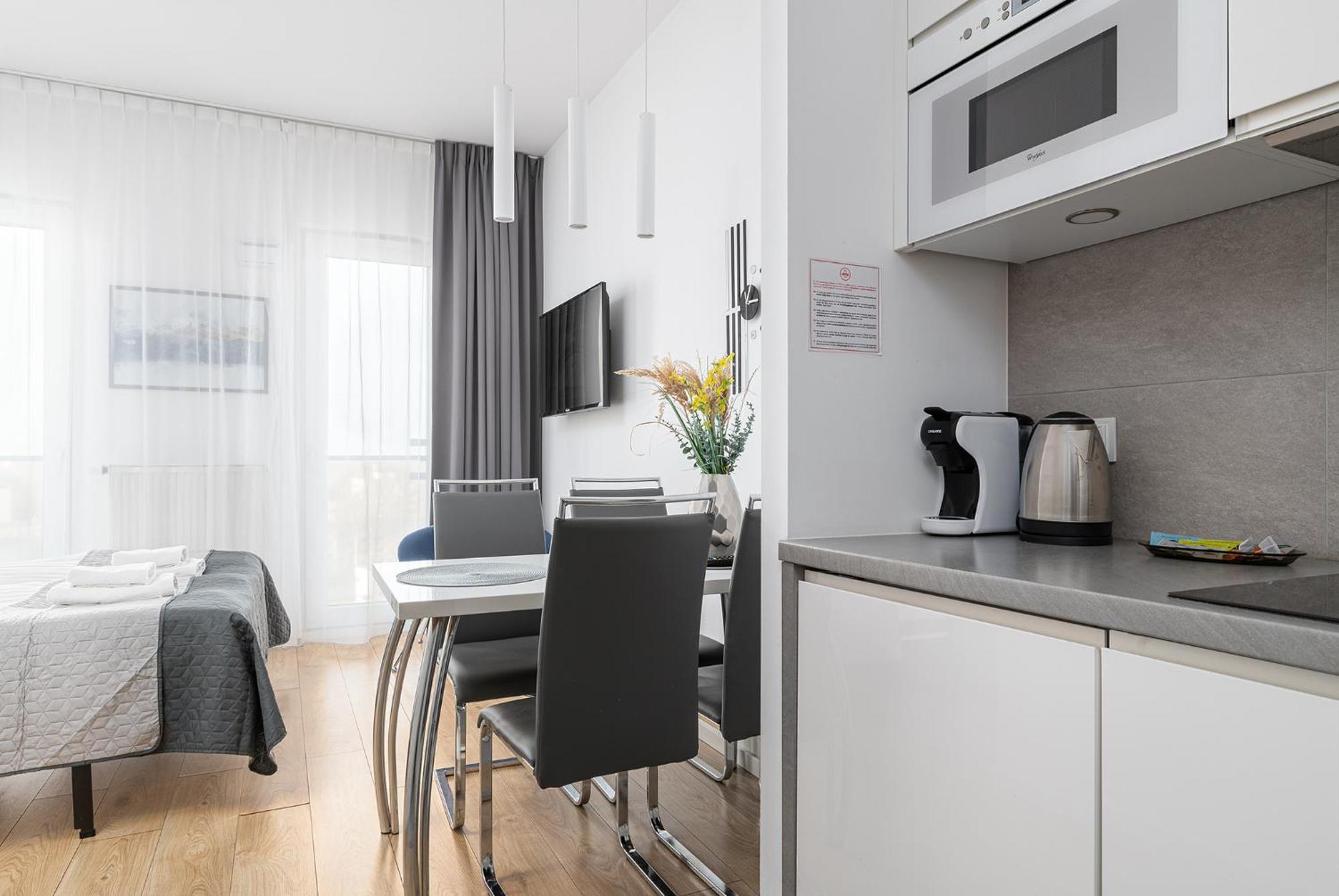 Rentplanet - Apartamenty Kasprzaka Warszawa Eksteriør bilde
